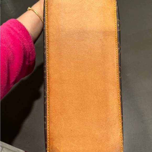 Authentic Louis vuitton cabas piano handbag. - Picture 4 of 13